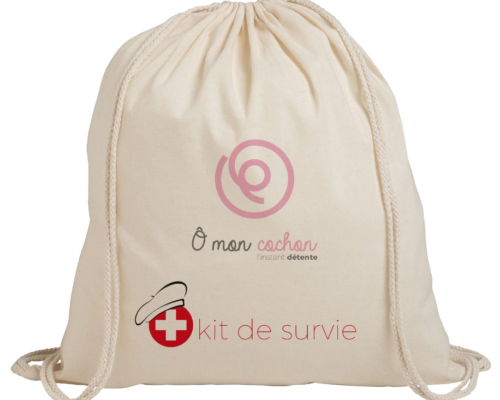 Objet Publicitaire sac en toile beige de kit de survie avec une croix rouge, avec le logo de ô mon cochon de l'instant détente